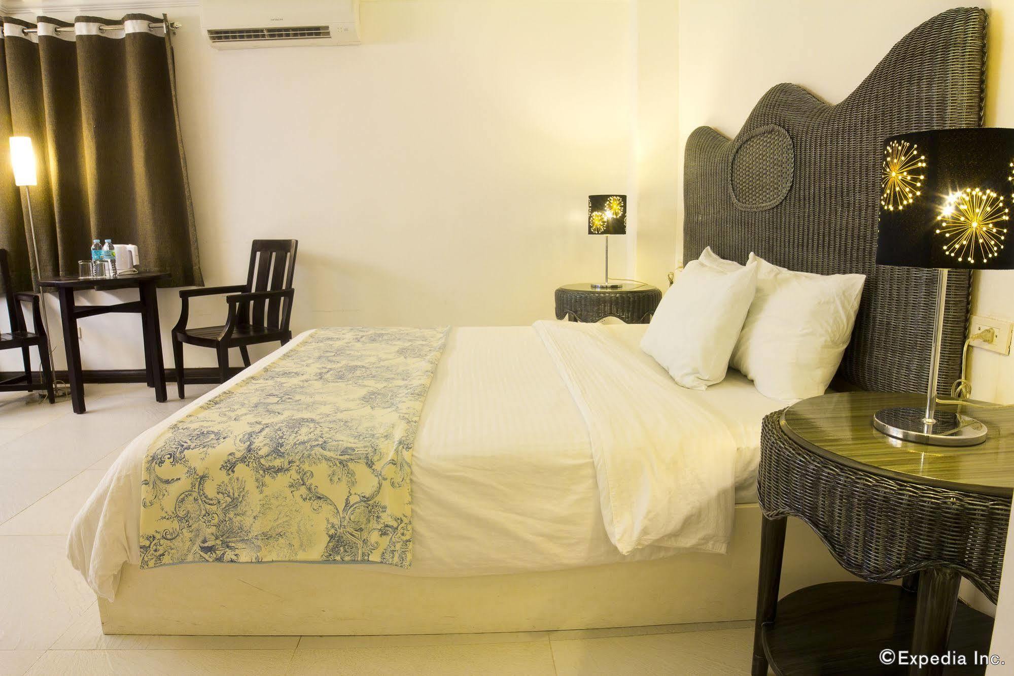 Erus Suites Hotel Boracay Manoc-Manoc Exterior foto